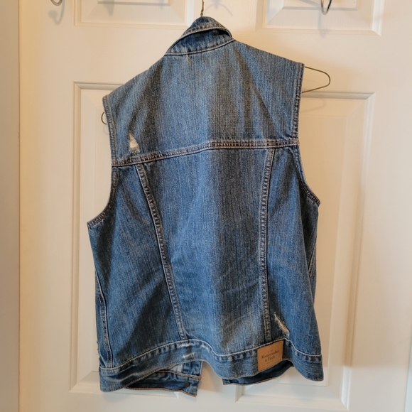 Abercrombie and Fitch distressed denim vest - Picture 2 of 4